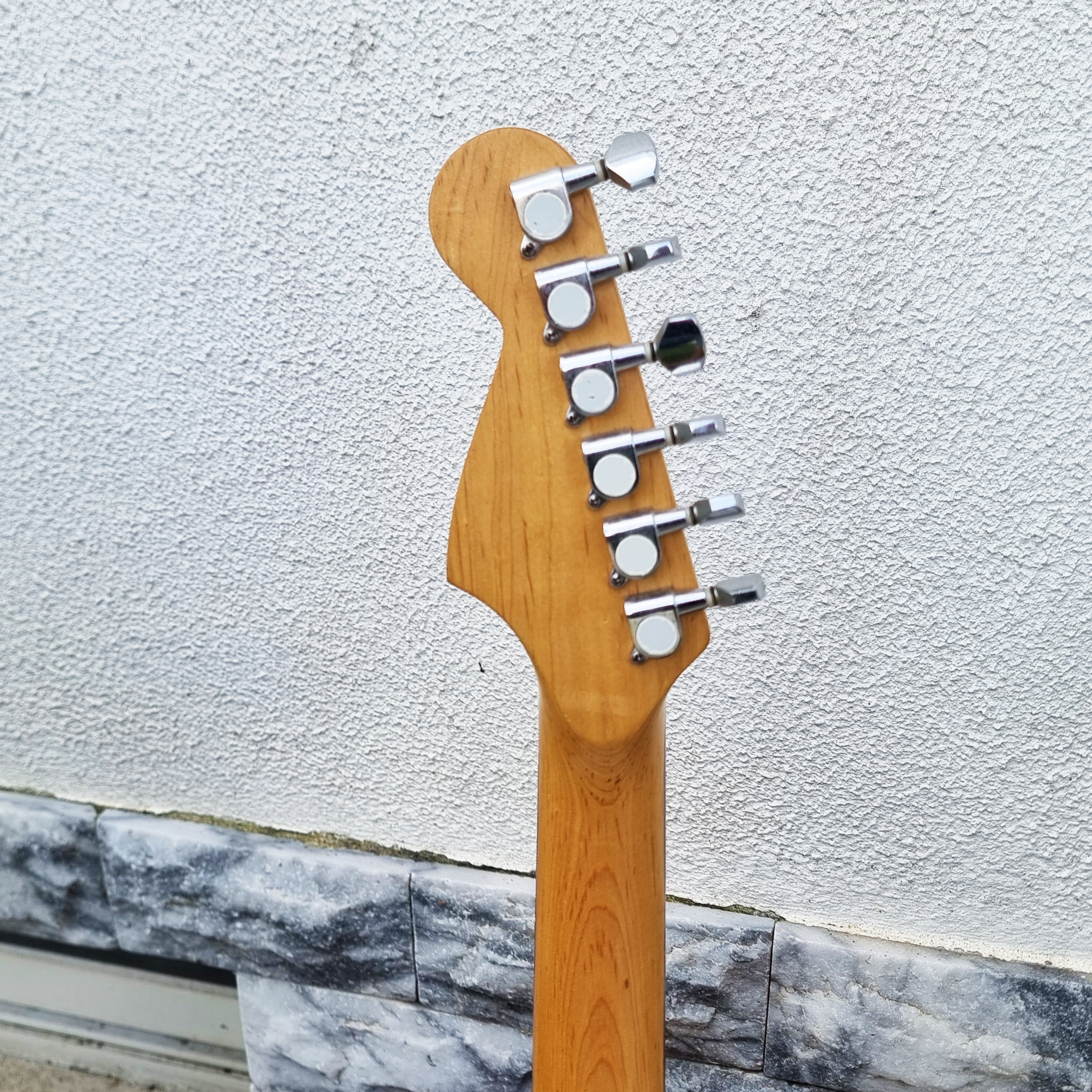 Guitarra Harley Benton ST-20 WH