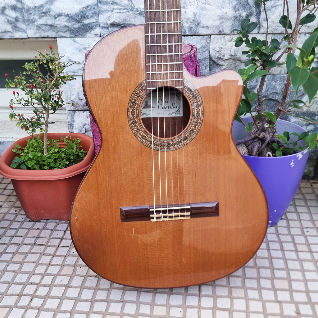 Guitarra Paco Castillo 222 CE Cutaway