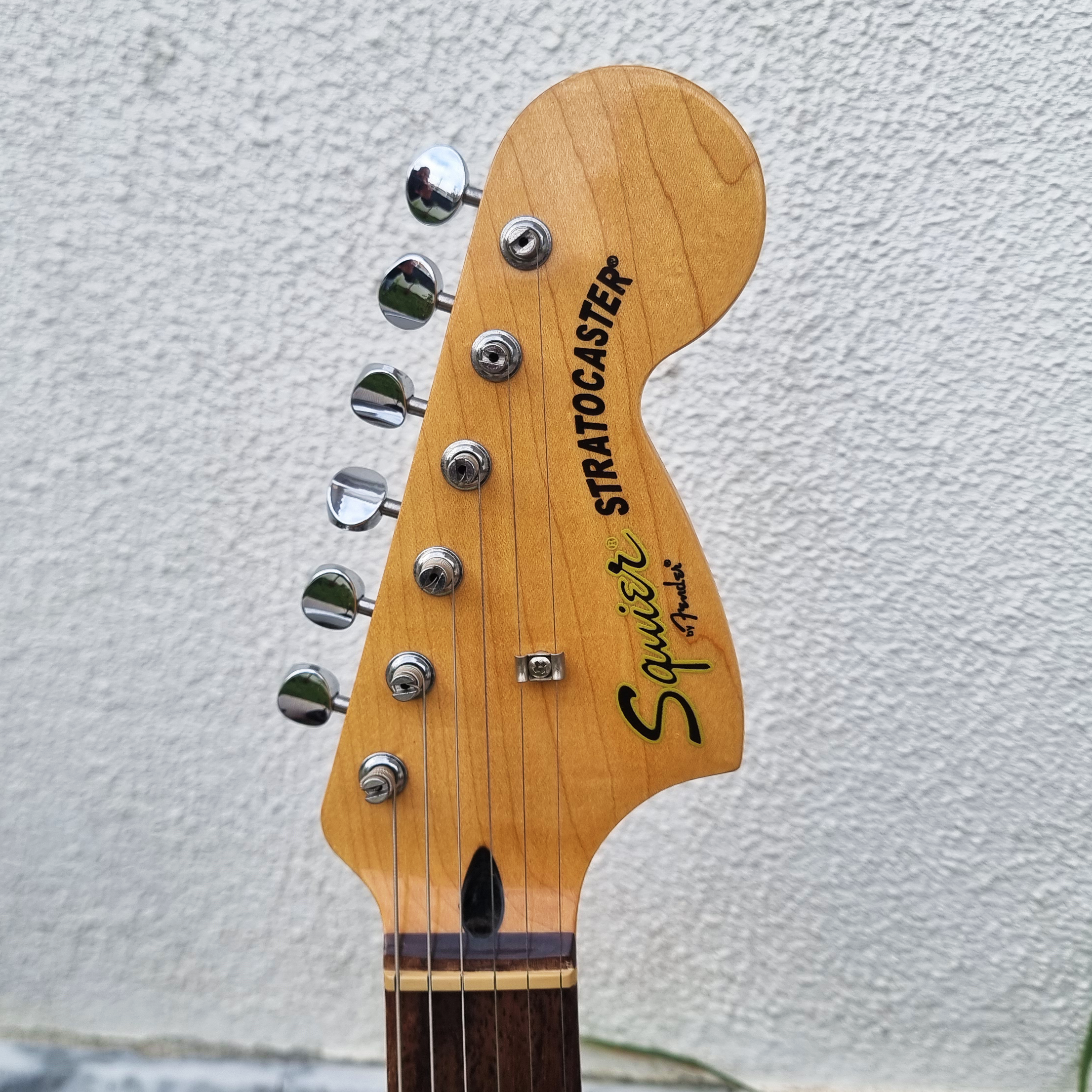 Guitarra Squier Standard Stratocaster