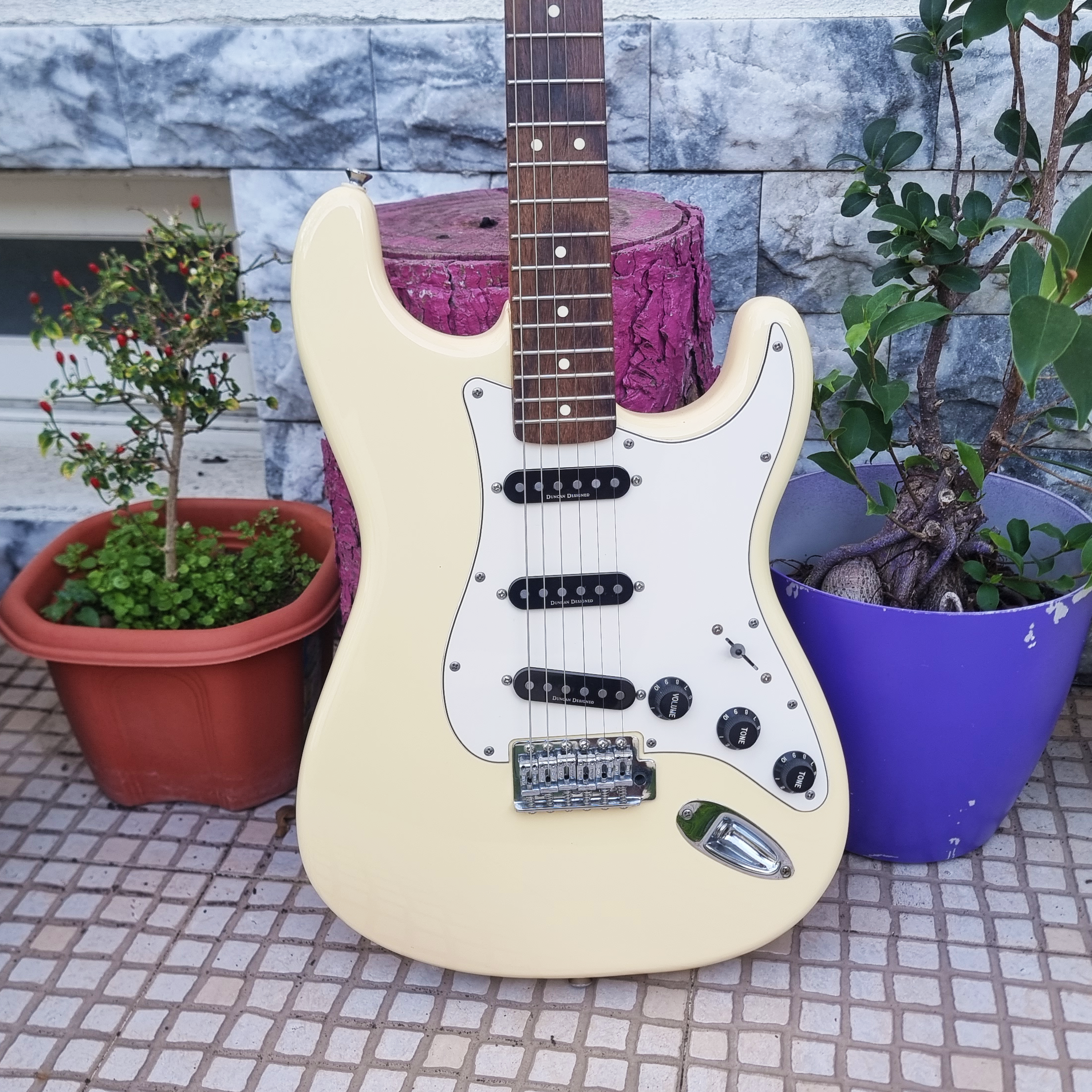 Guitarra  Squier Standard Stratocaster Butterscotch Blonde