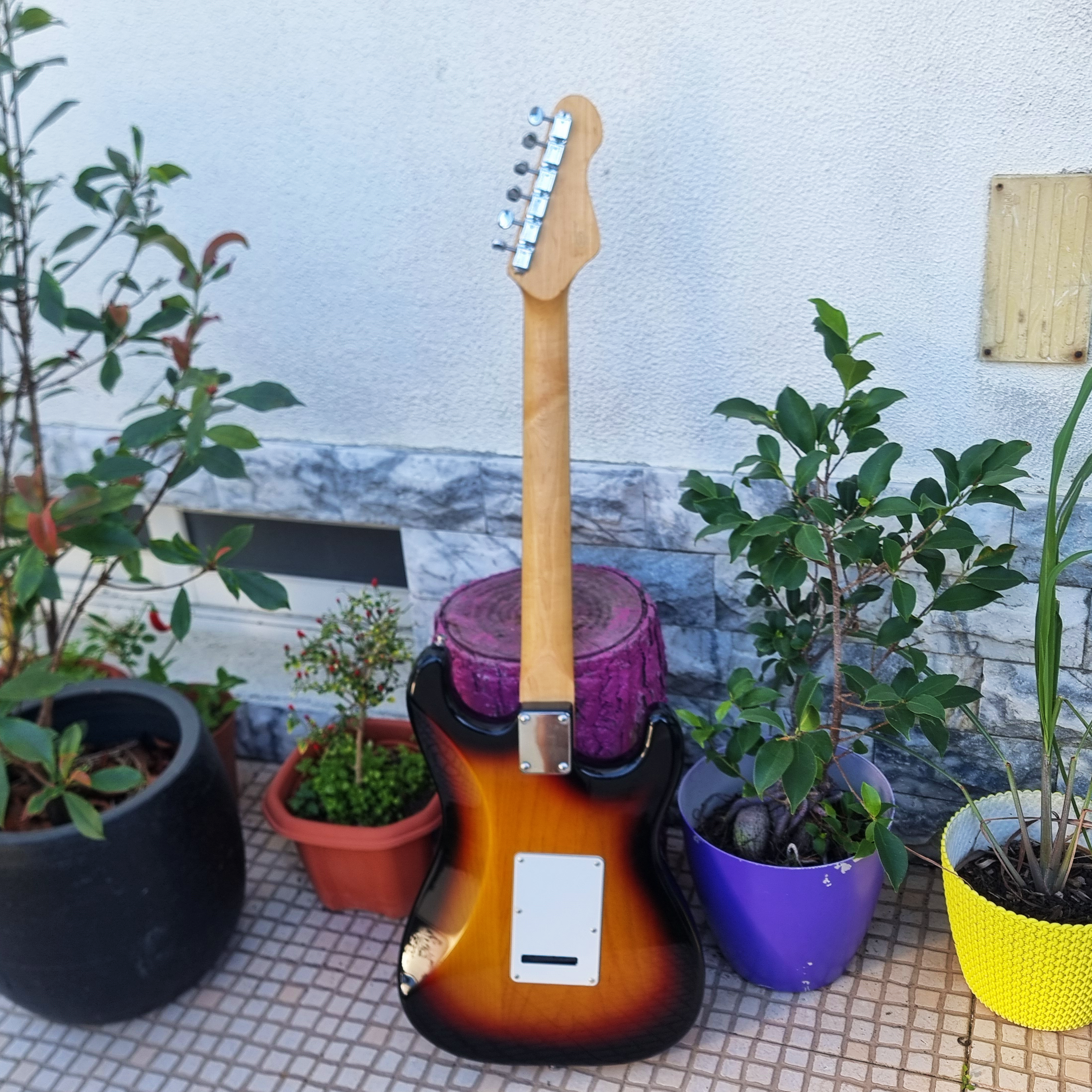 Guitarra Vintage Reissued Series Stratocaster Sunburst Left Hand