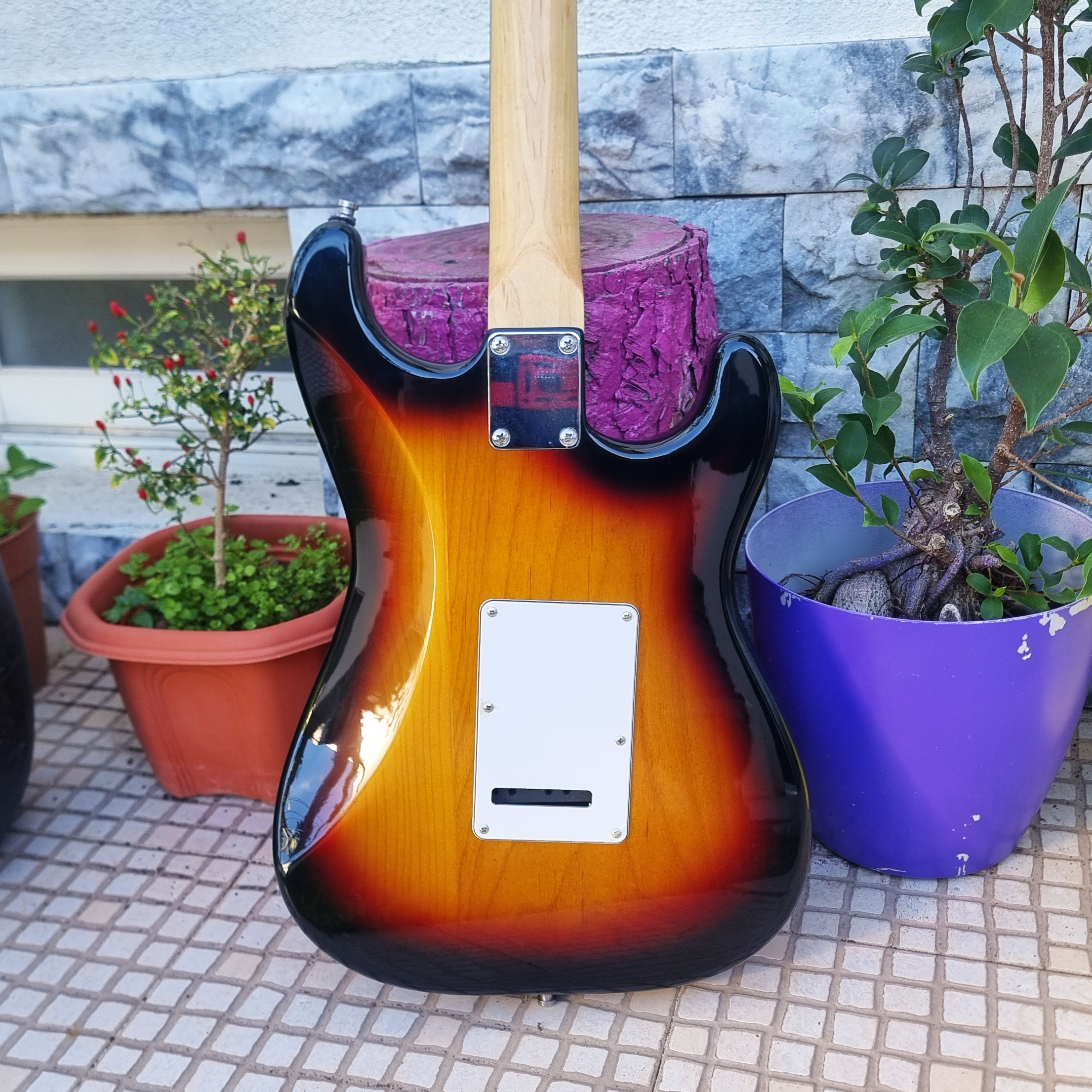 Guitarra Vintage Reissued Series Stratocaster Sunburst Left Hand