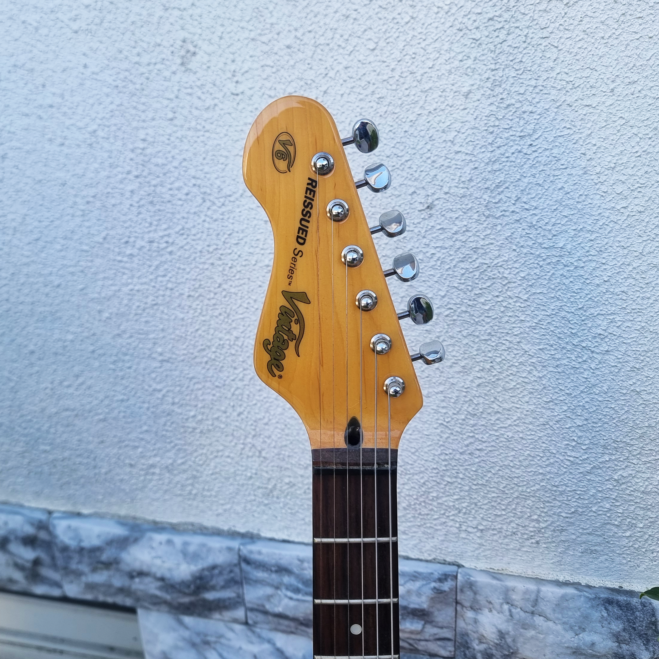 Guitarra Vintage Reissued Series Stratocaster Sunburst Left Hand